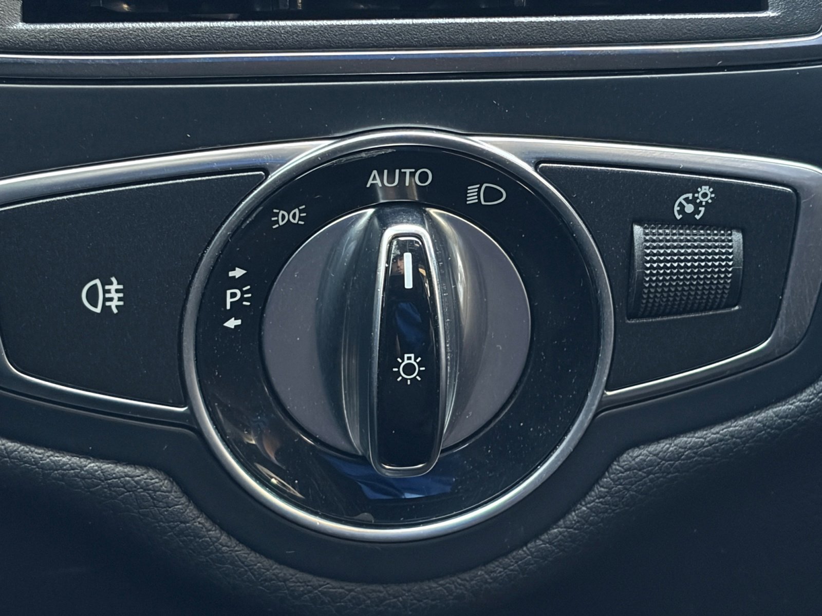 Used 2017 Mercedes-Benz C 300 4MATIC Sedan image 15