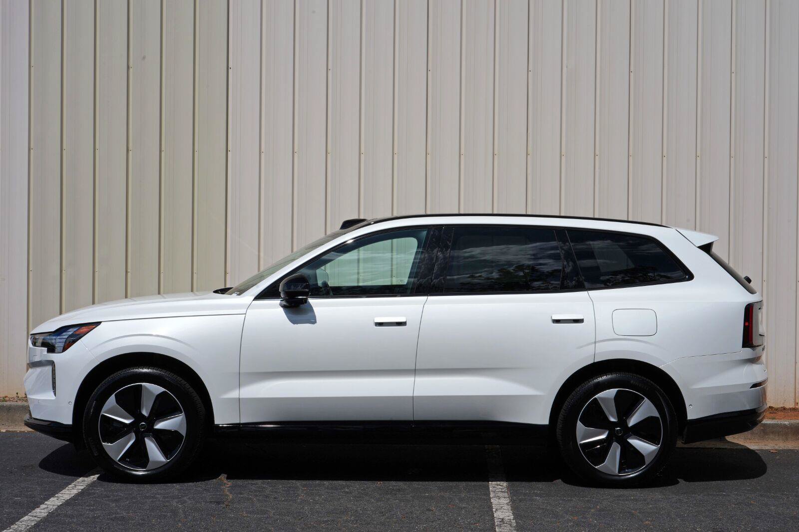 Used 2025 Volvo EX90 Plus AWD/4WD image 49
