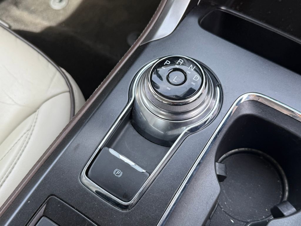 Used 2017 Ford Fusion Energi Platinum FWD image 24