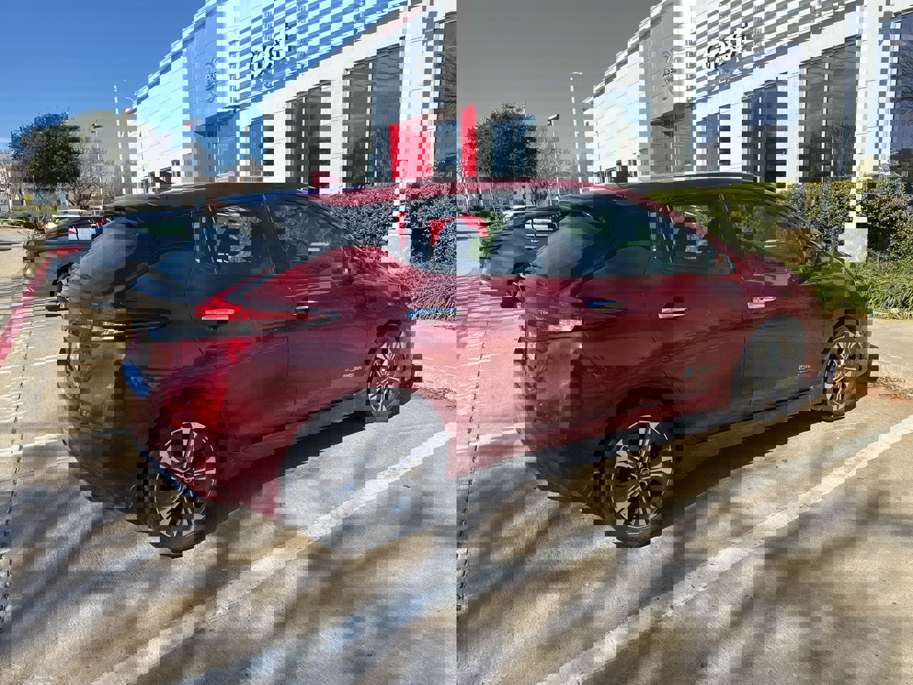 Used 2018 Nissan Leaf SV w/ Protection Package image 3