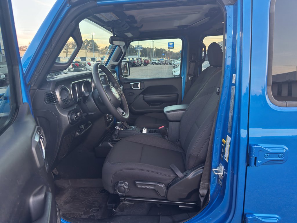Used 2023 Jeep Gladiator Willys image 16