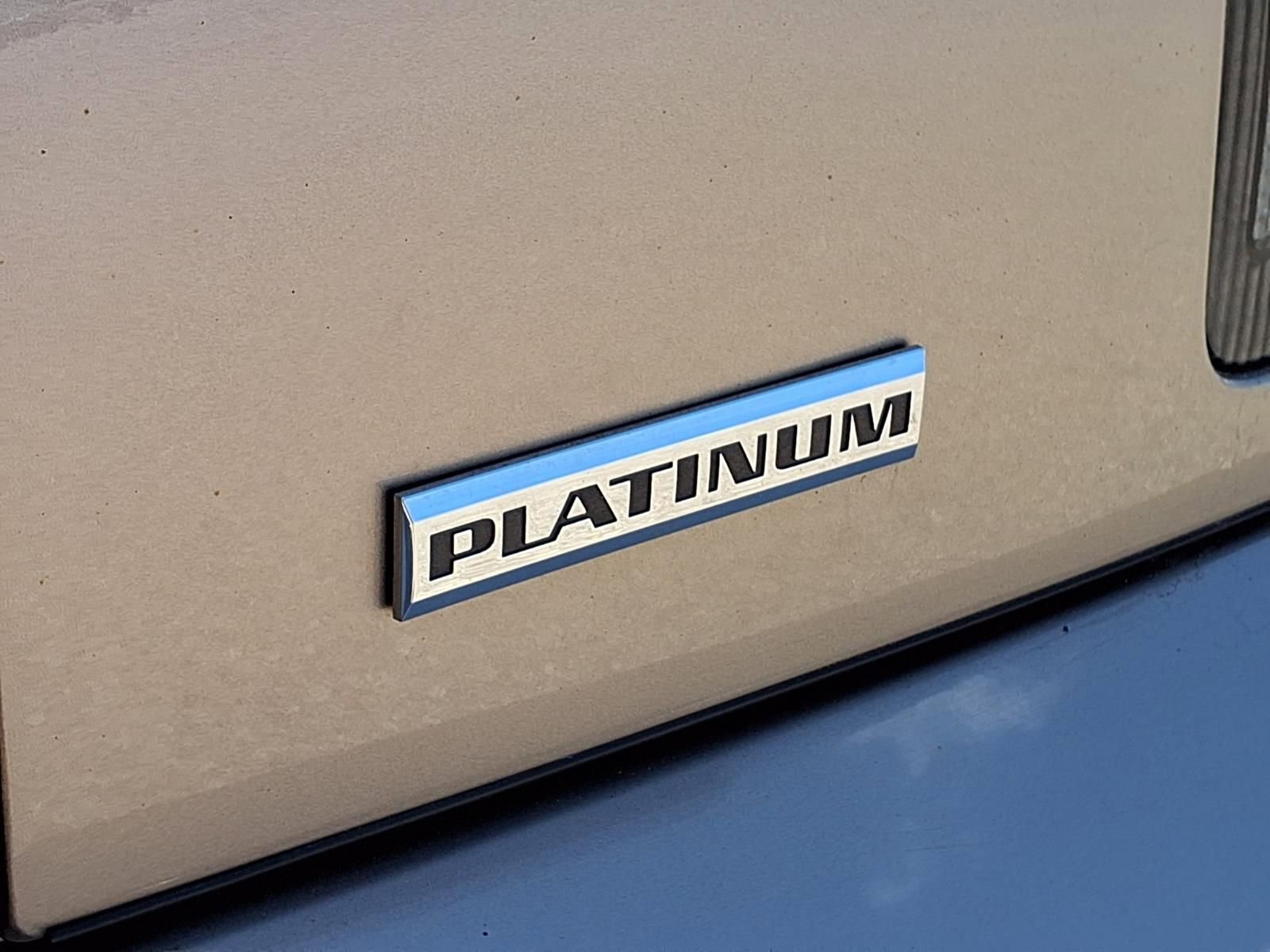 Used 2008 Cadillac XLR RWD image 11