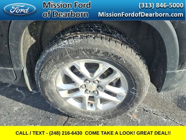 Used 2018 Chevrolet Traverse LS image 2