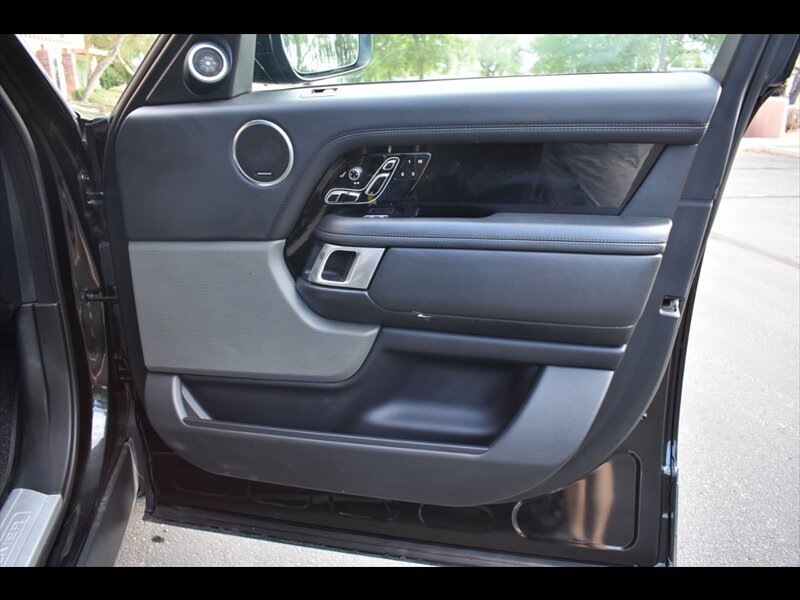 Used 2020 Land Rover Range Rover HSE AWD/4WD image 36