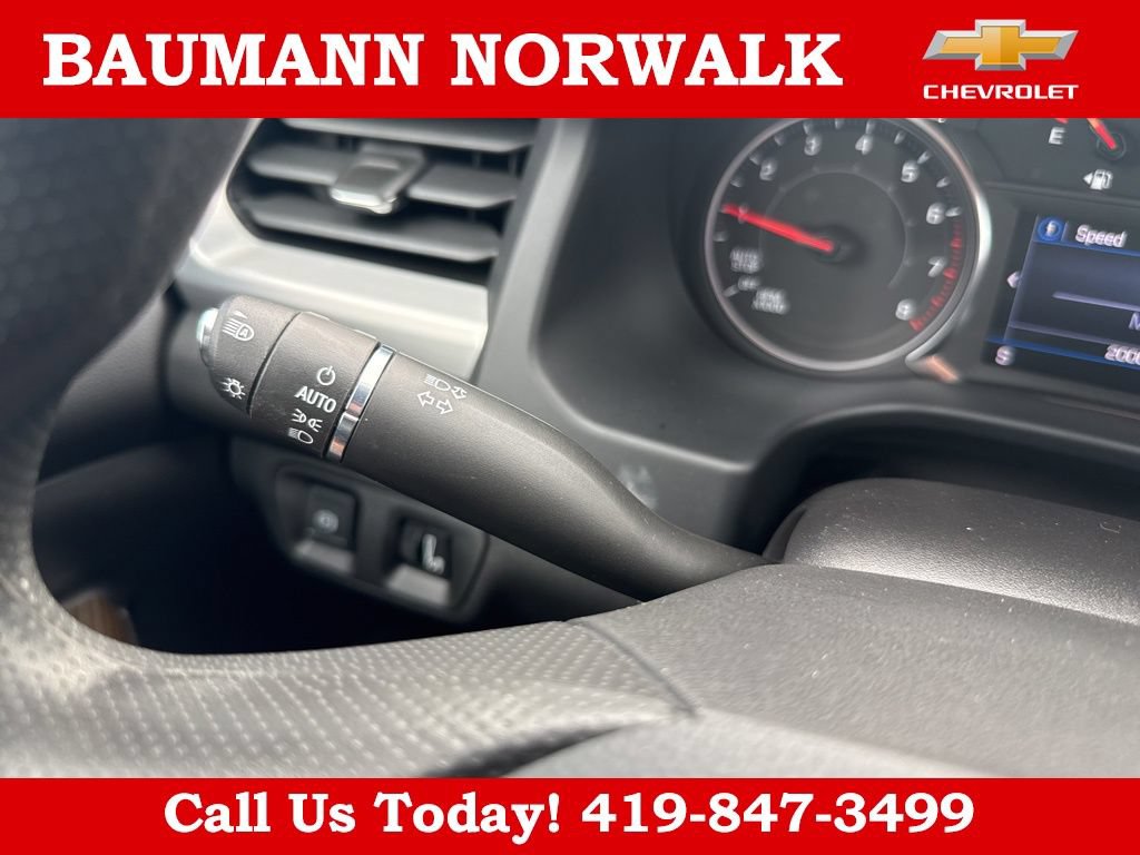 Used 2023 GMC Acadia SLE AWD/4WD image 4