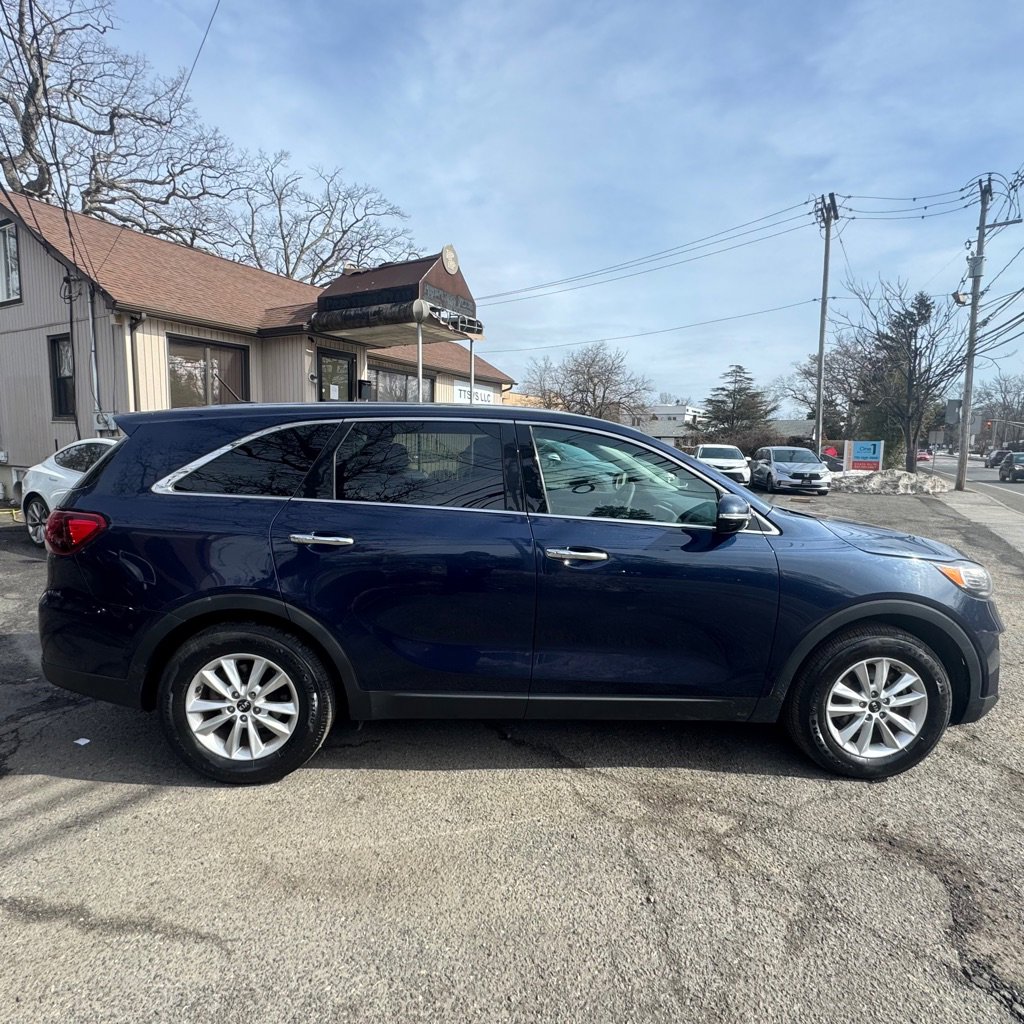 Used 2019 Kia Sorento LX image 6