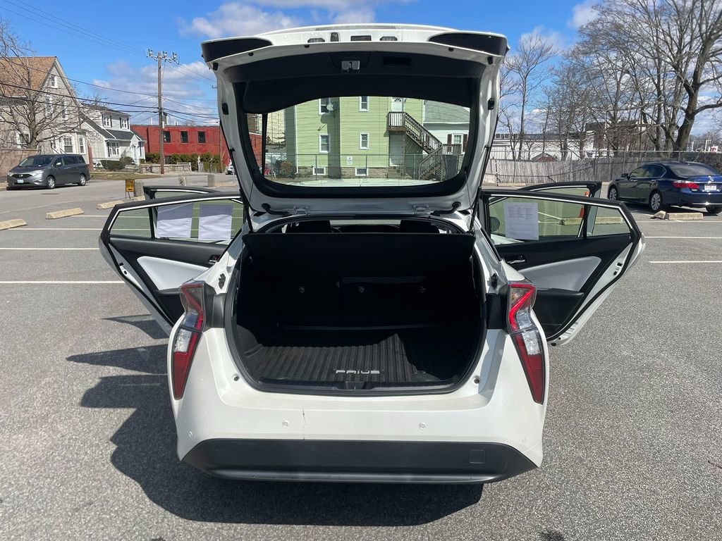 Used 2018 Toyota Prius Three image 29