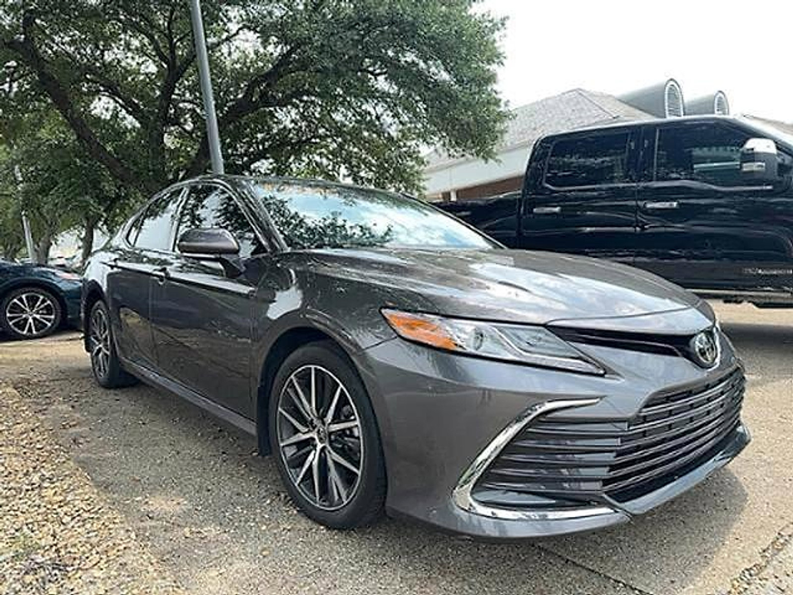 Used 2024 Toyota Camry XLE image 1