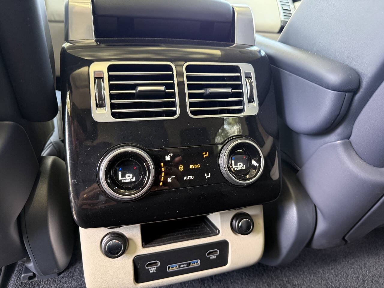 Used 2018 Land Rover Range Rover Supercharged AWD/4WD image 26