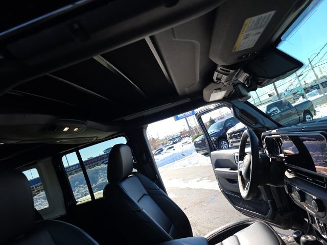Used 2025 Jeep Wrangler Unlimited Sahara w/ Safety Group image 39
