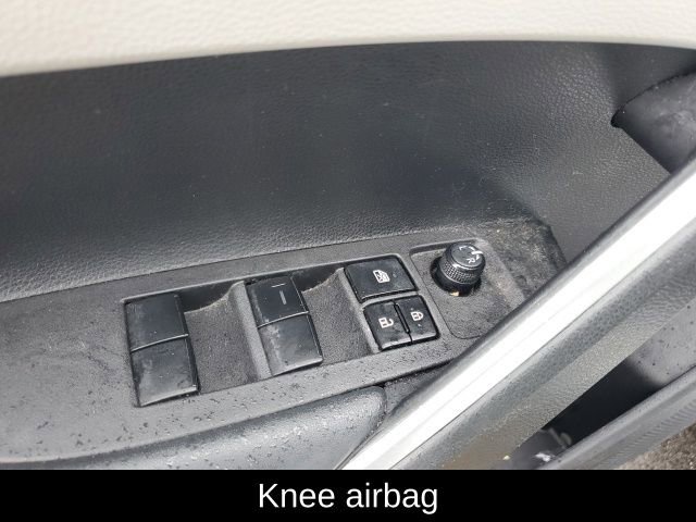 Used 2022 Toyota Corolla Cross L image 17