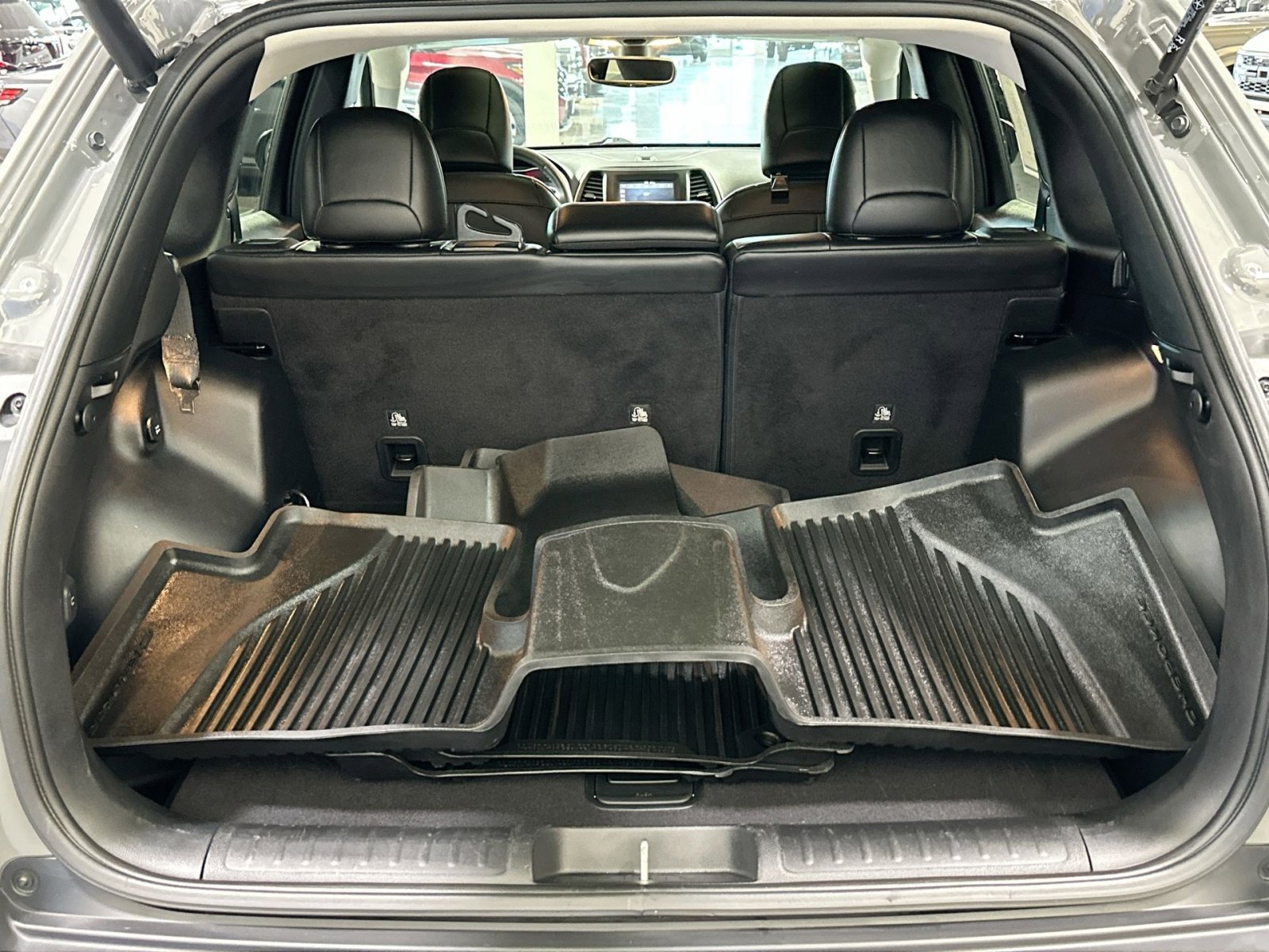 Used 2019 Jeep Cherokee Latitude Plus w/ Comfort/Convenience Group image 34