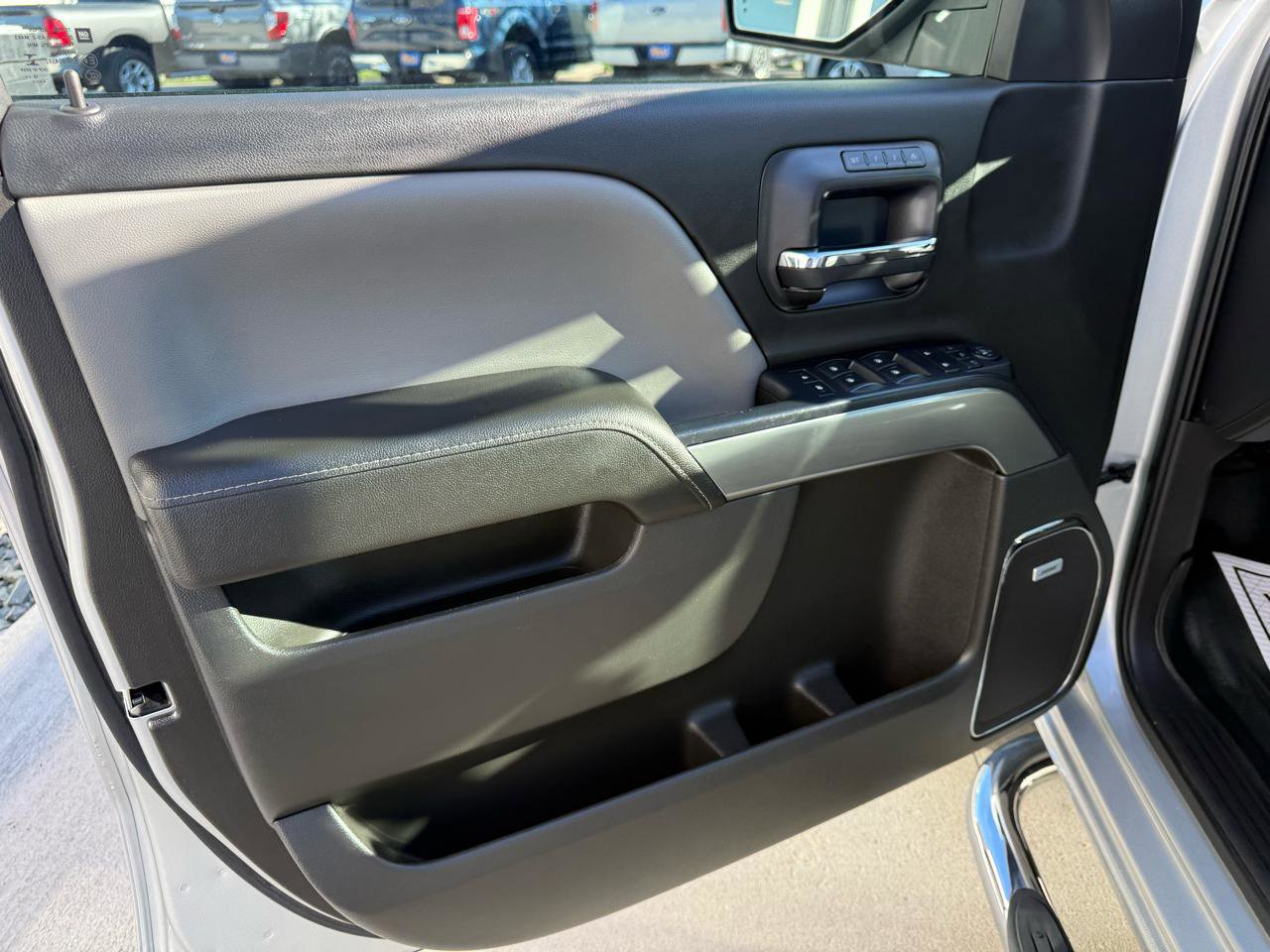 Used 2016 Chevrolet Silverado 1500 LTZ w/ LTZ Plus Package AWD/4WD image 12