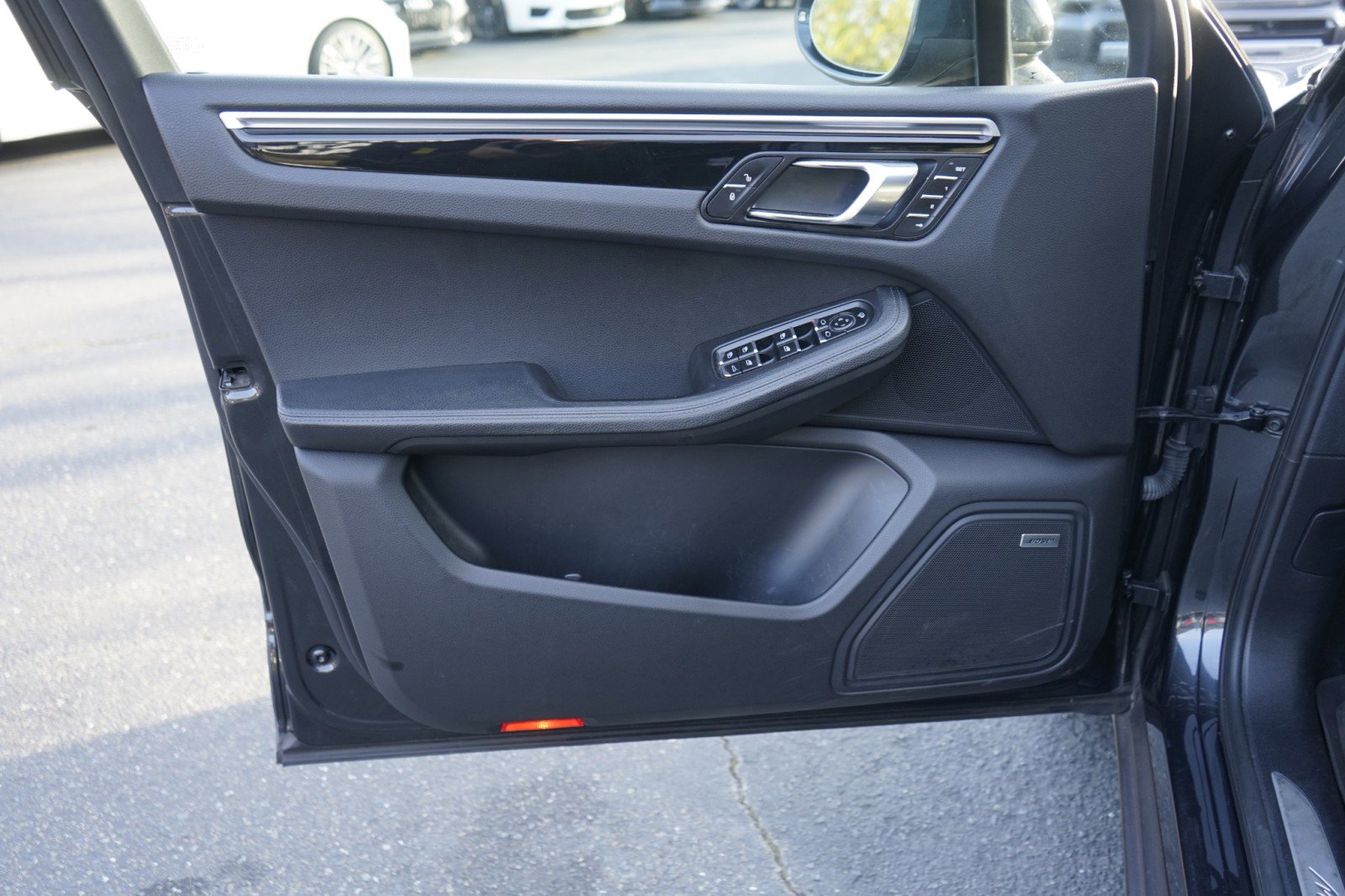 Used 2017 Porsche Macan S image 27