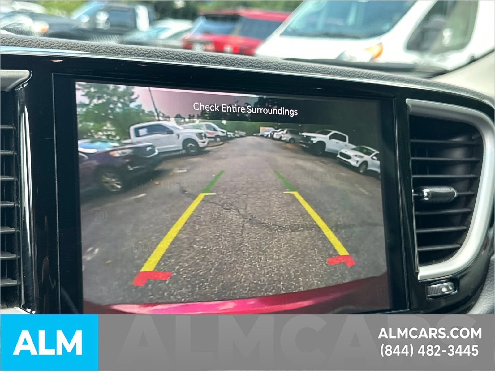Used 2023 Chrysler Pacifica Touring-L FWD image 34