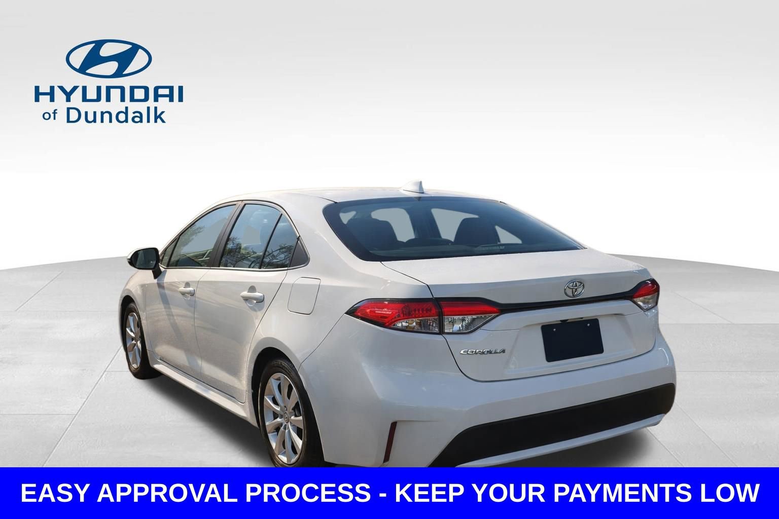 Used 2021 Toyota Corolla LE image 2