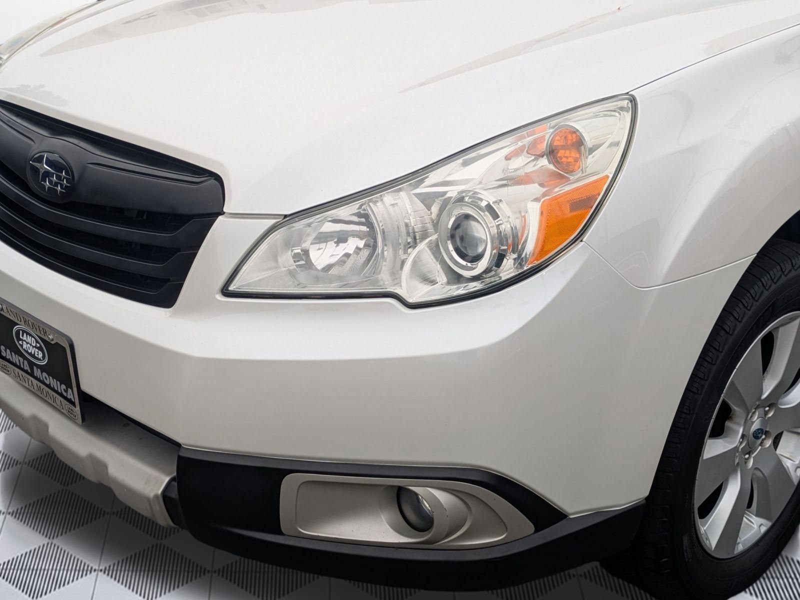 Used 2012 Subaru Outback 2.5i Limited w/ Moonroof Pkg AWD/4WD image 10