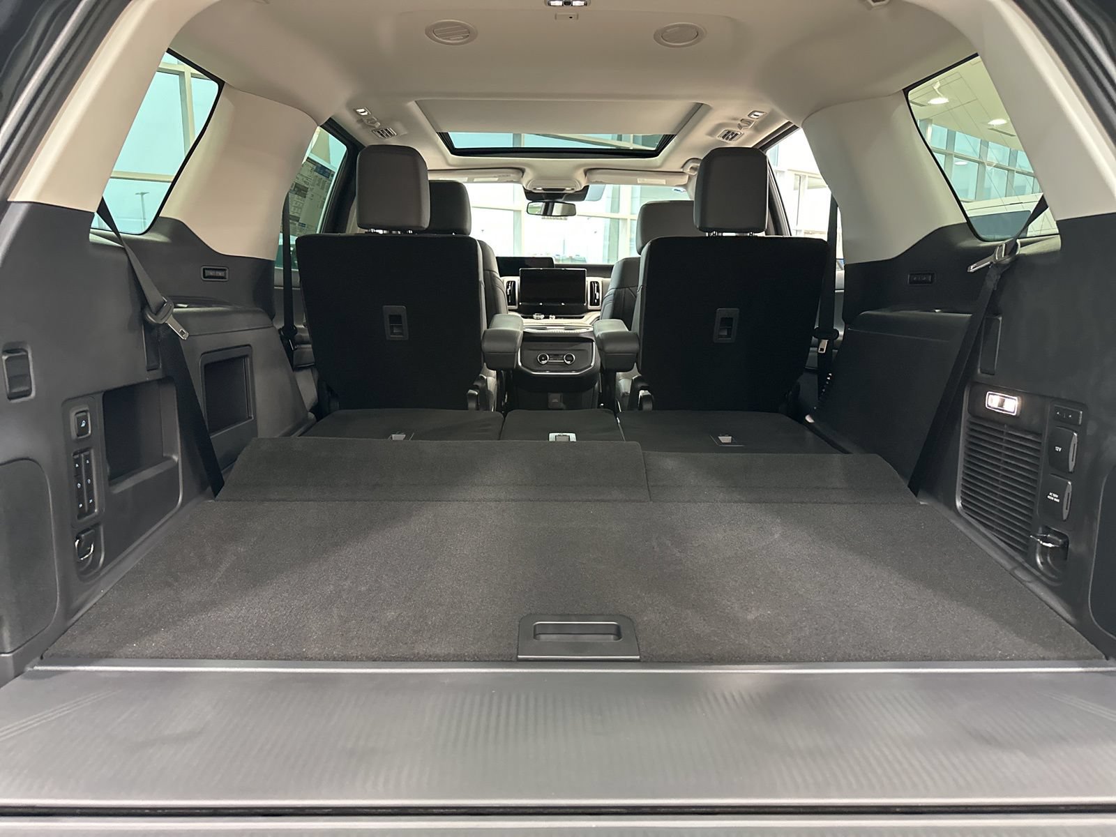 New 2025 Ford Expedition Active RWD image 31