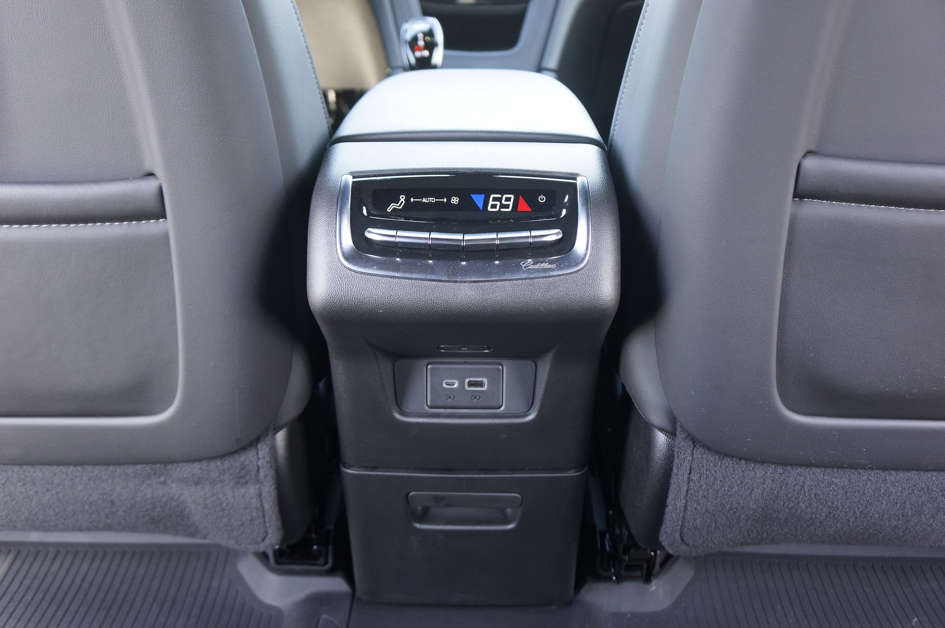 Used 2023 Cadillac XT6 Premium Luxury w/ LPO, Floor Liner Package image 28