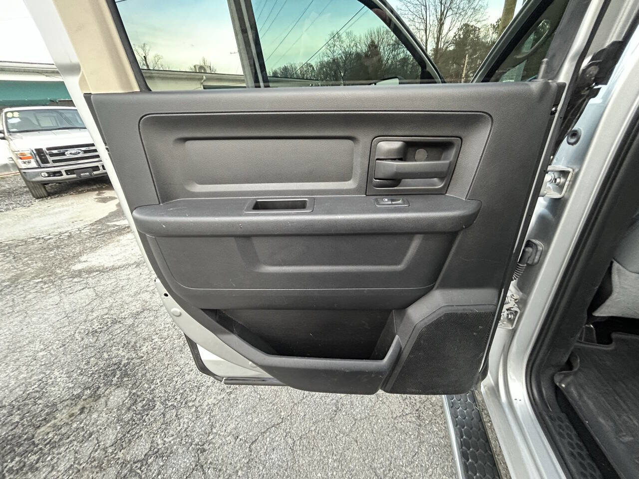 Used 2018 RAM 3500 Tradesman w/ Chrome Appearance Group image 15