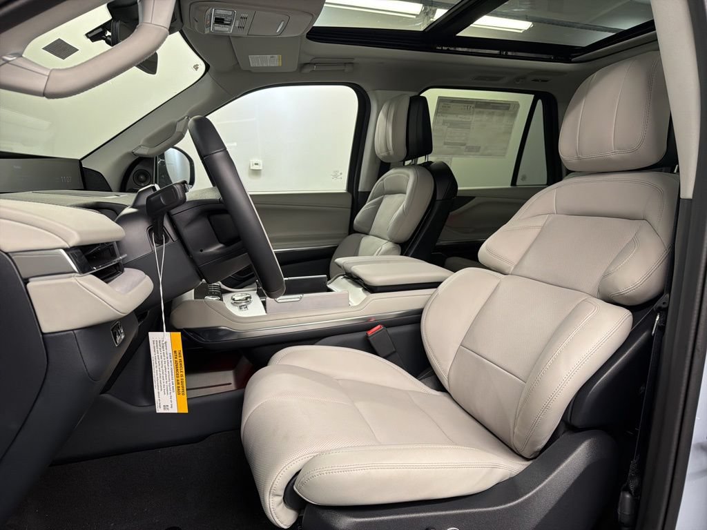 Used 2026 Lincoln Navigator L Reserve AWD/4WD image 27