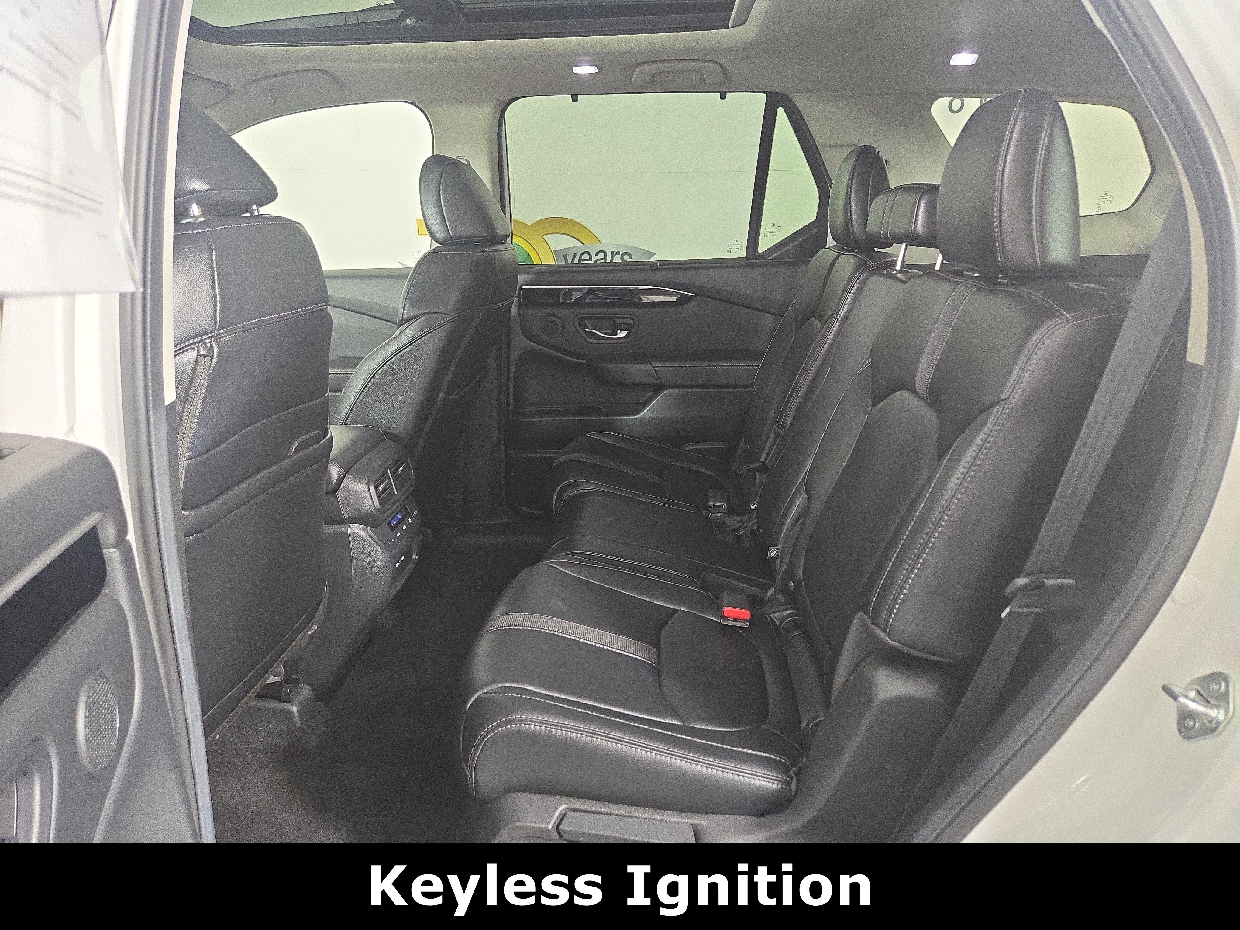 Used 2025 Honda Pilot Touring image 12