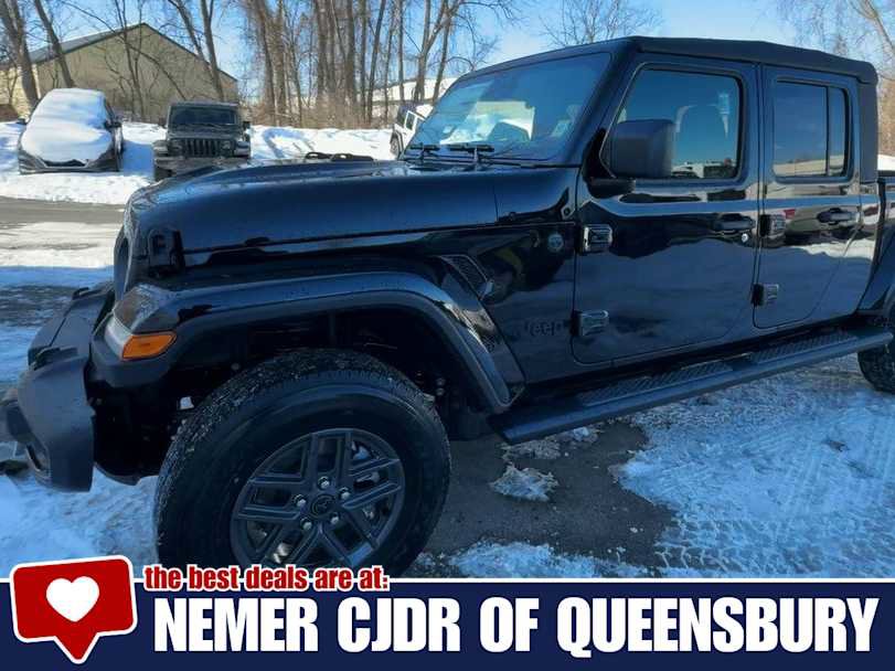 New 2026 Jeep Gladiator Sport AWD/4WD image 4