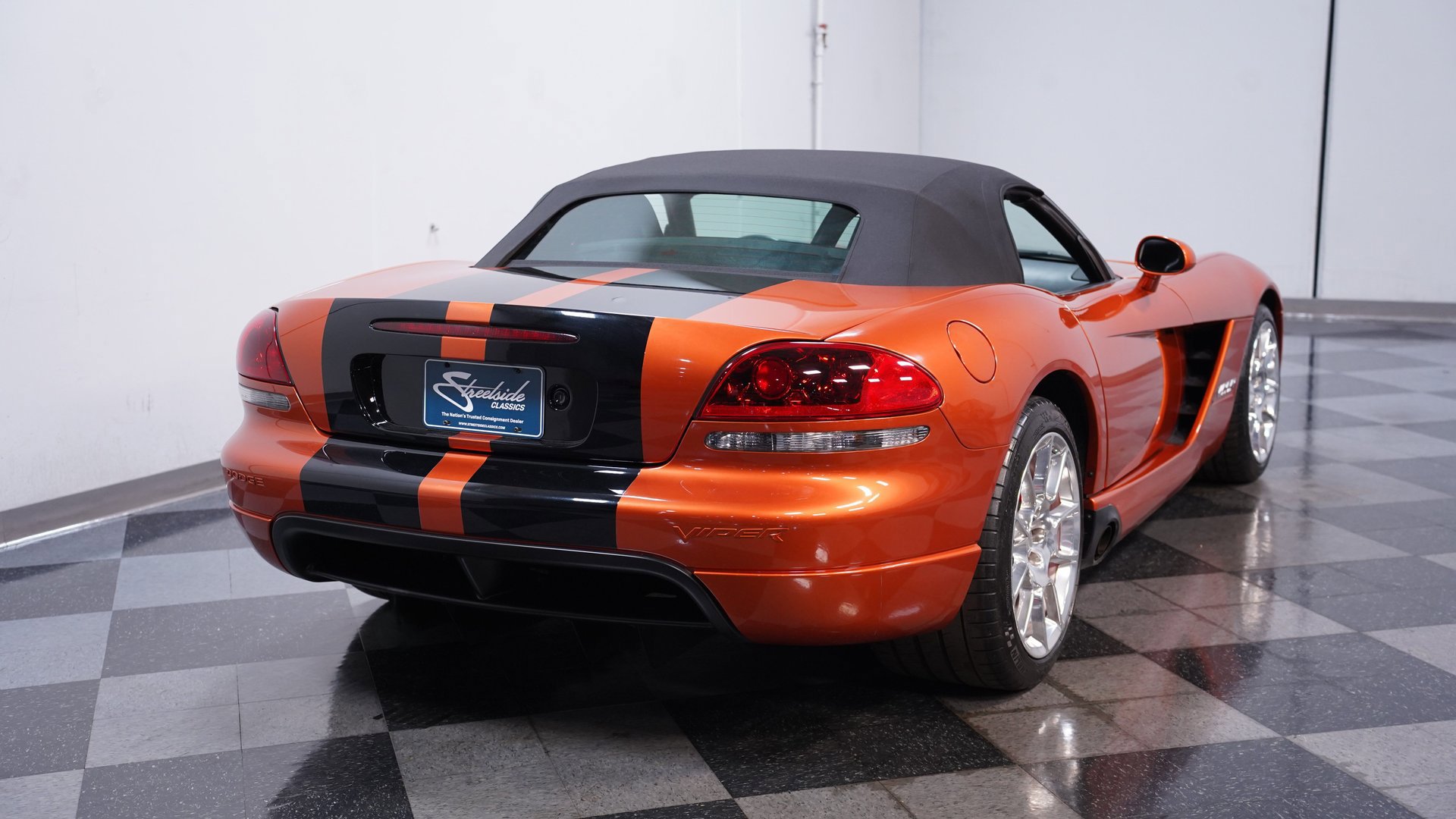 Used 2010 Dodge Viper SRT-10 image 10