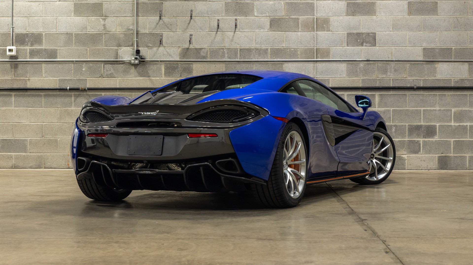 Used 2019 McLaren 570S Coupe RWD image 9
