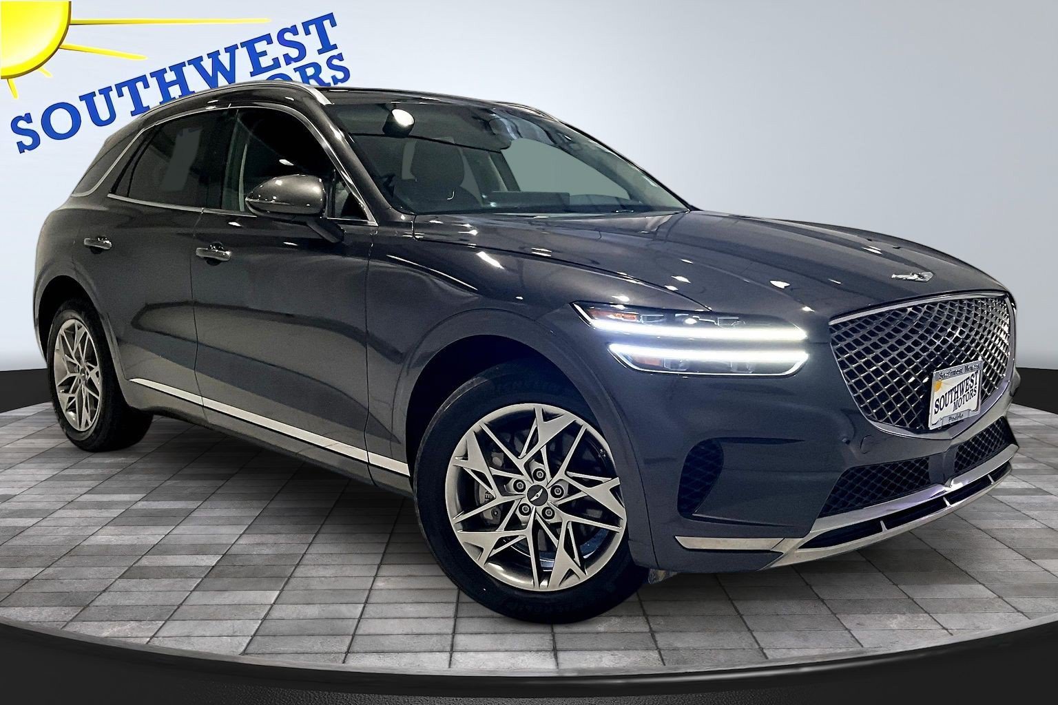 Used 2025 Genesis GV70 2.5T AWD/4WD image 3