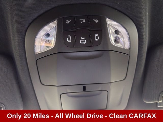 Used 2025 Chrysler Pacifica Select AWD/4WD image 15