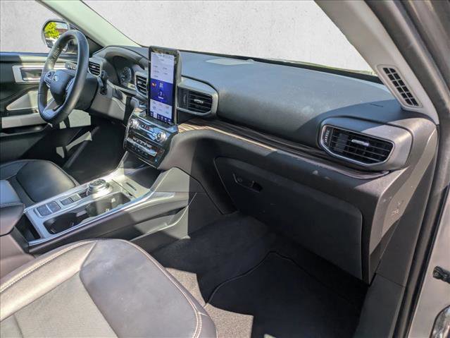 Used 2023 Ford Explorer Limited w/ Limited Technology Package RWD image 18