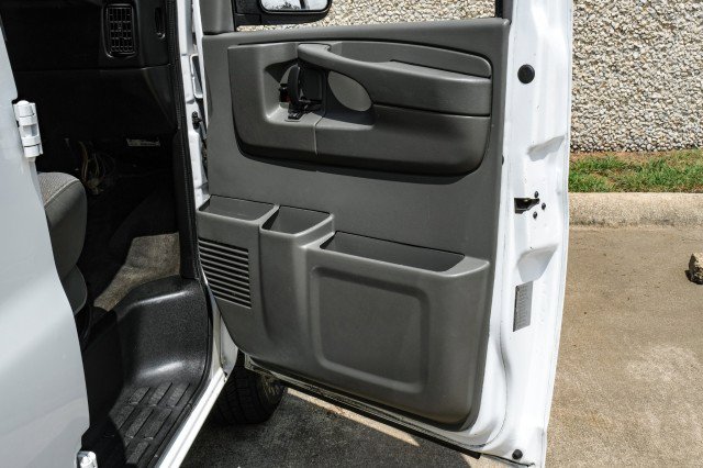 Used 2015 Chevrolet Express 2500 LT w/ LT Preferred Equipment Group RWD image 40