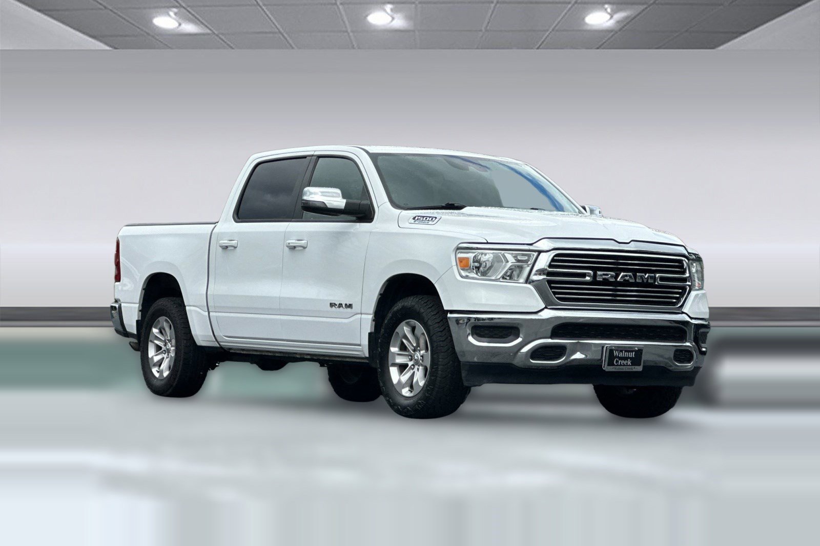 Used 2023 RAM 1500 Laramie AWD/4WD image 7
