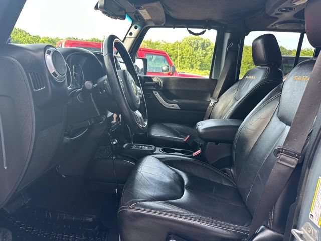 Used 2014 Jeep Wrangler Unlimited Sahara w/ Max Tow Package AWD/4WD image 13