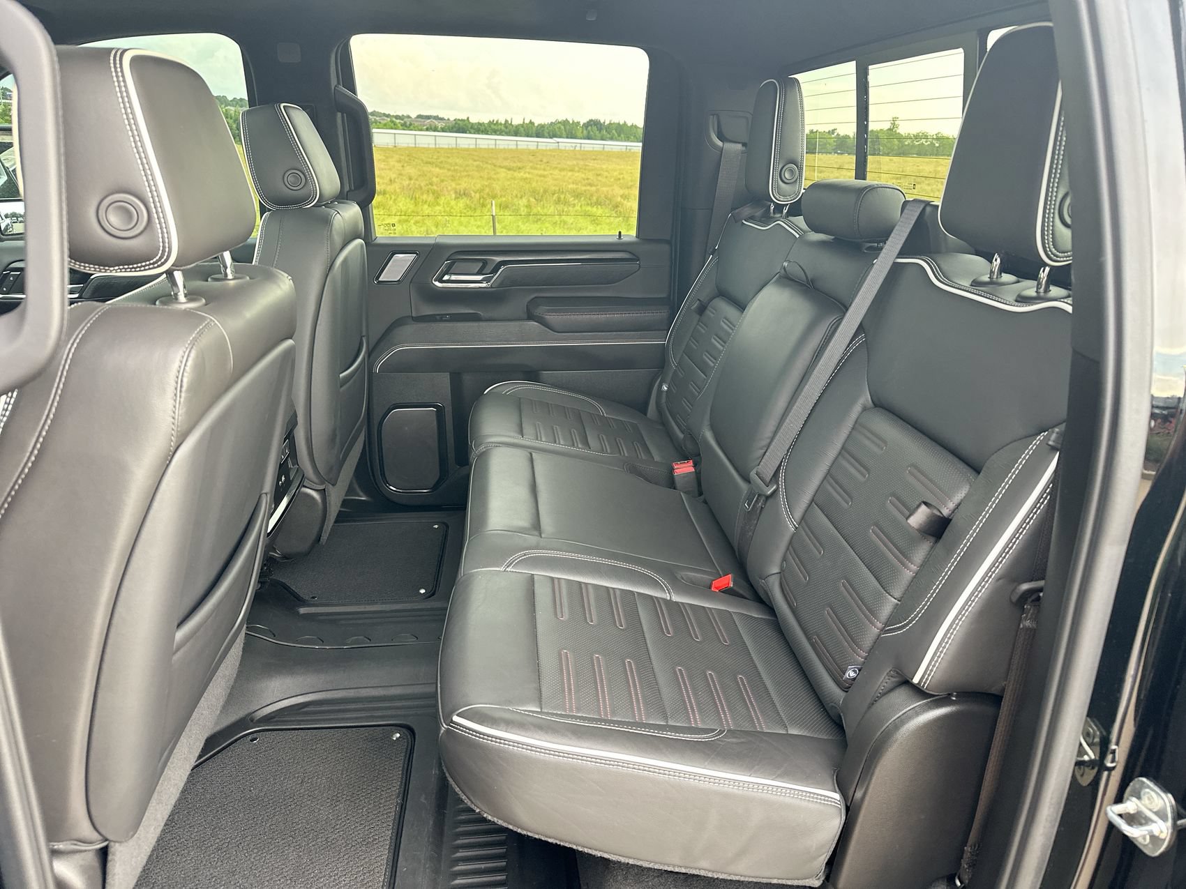 Used 2024 GMC Sierra 2500 AT4X AWD/4WD image 24
