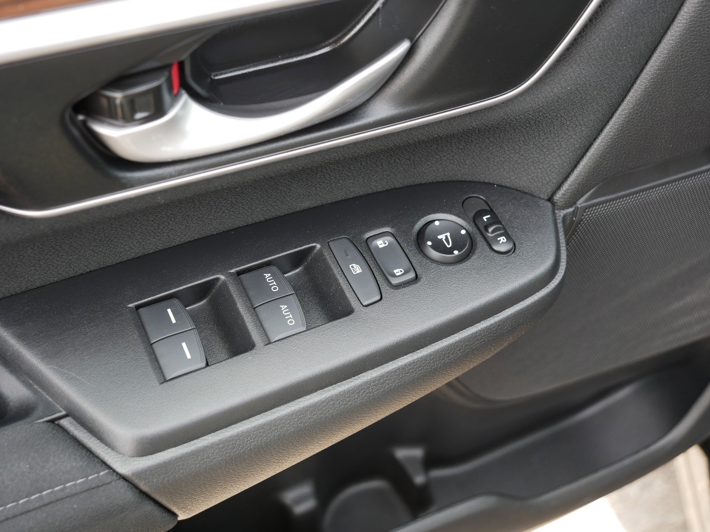 Used 2021 Honda CR-V EX image 19