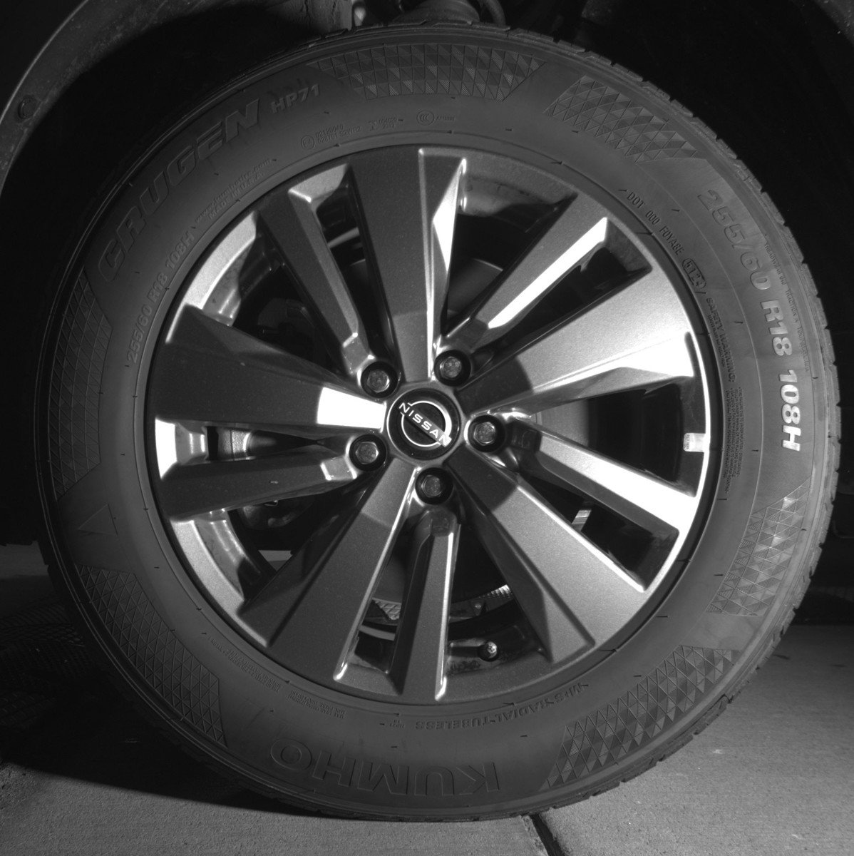 Used 2025 Nissan Pathfinder SV image 12