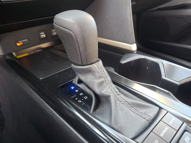 Used 2025 Toyota Camry LE FWD image 13