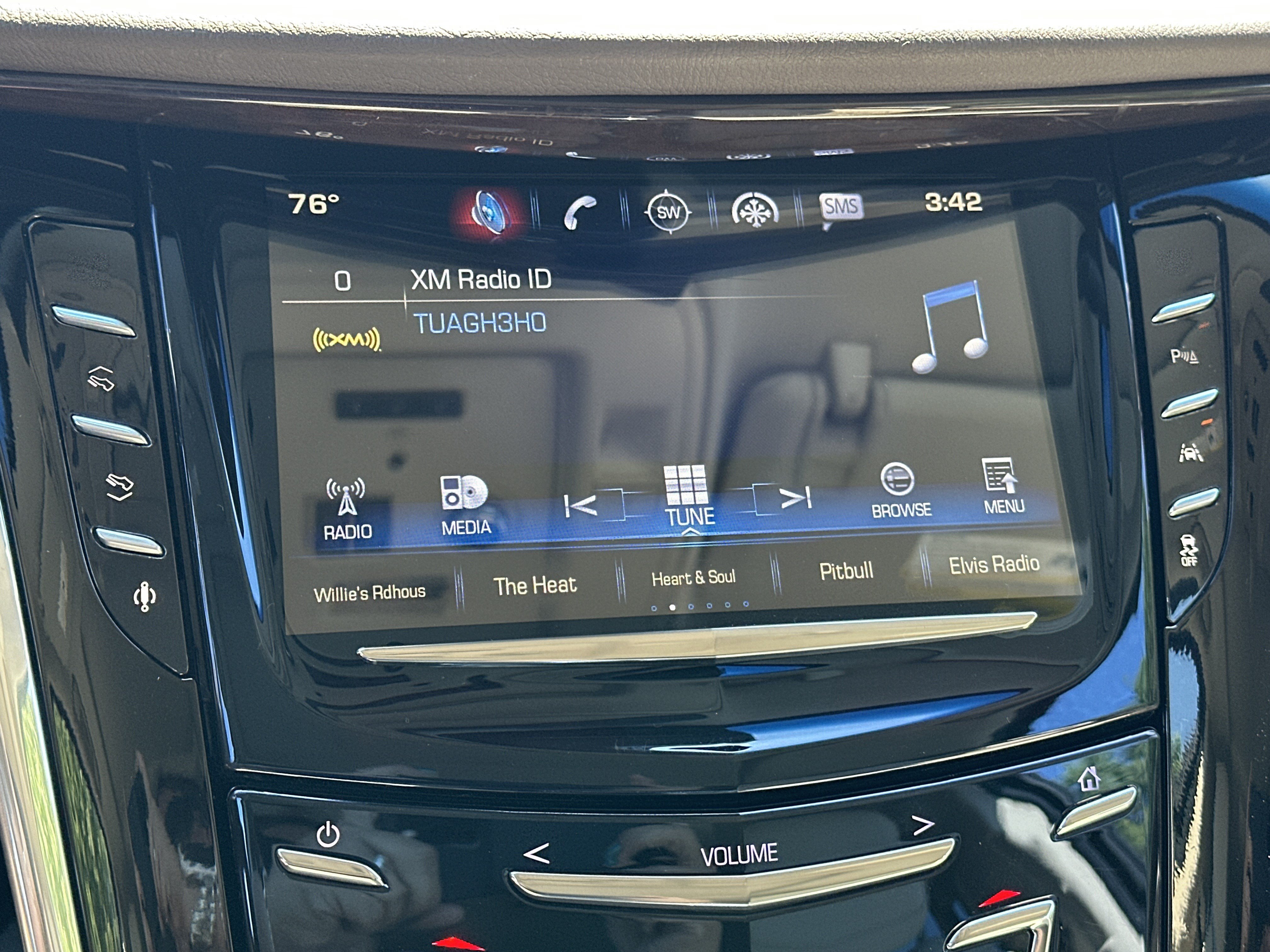 Used 2016 Cadillac Escalade ESV Luxury RWD image 28