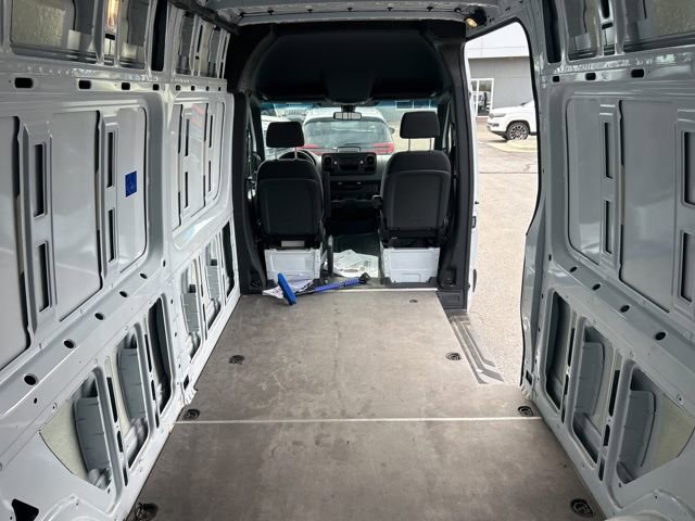 Used 2025 Mercedes-Benz Sprinter 2500 image 9