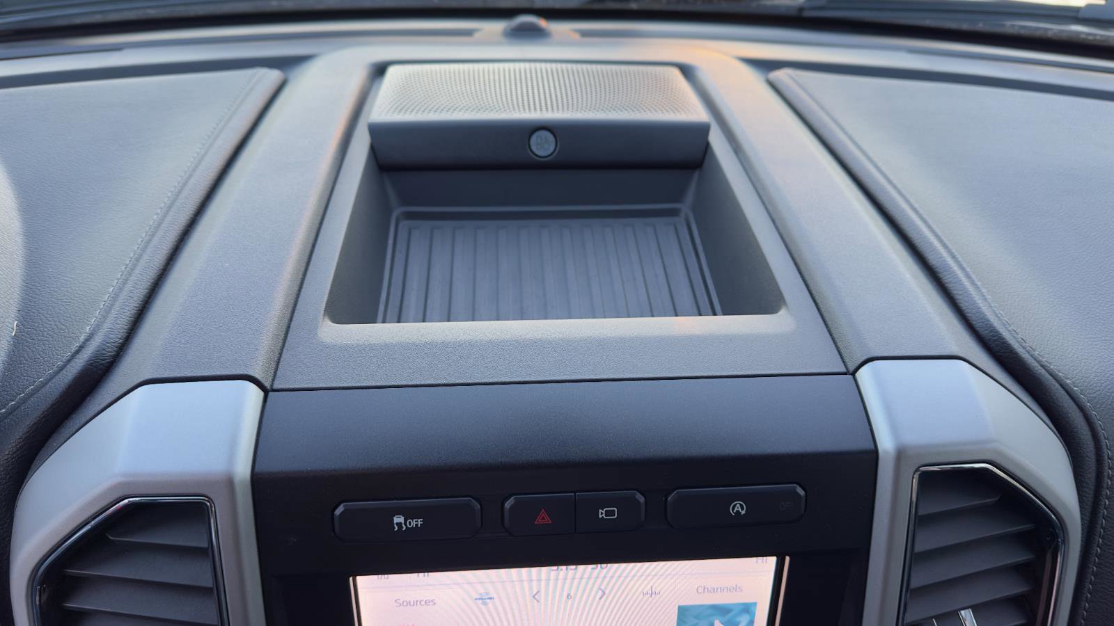 Used 2020 Ford F150 Lariat w/ Equipment Group 502A Luxury image 25