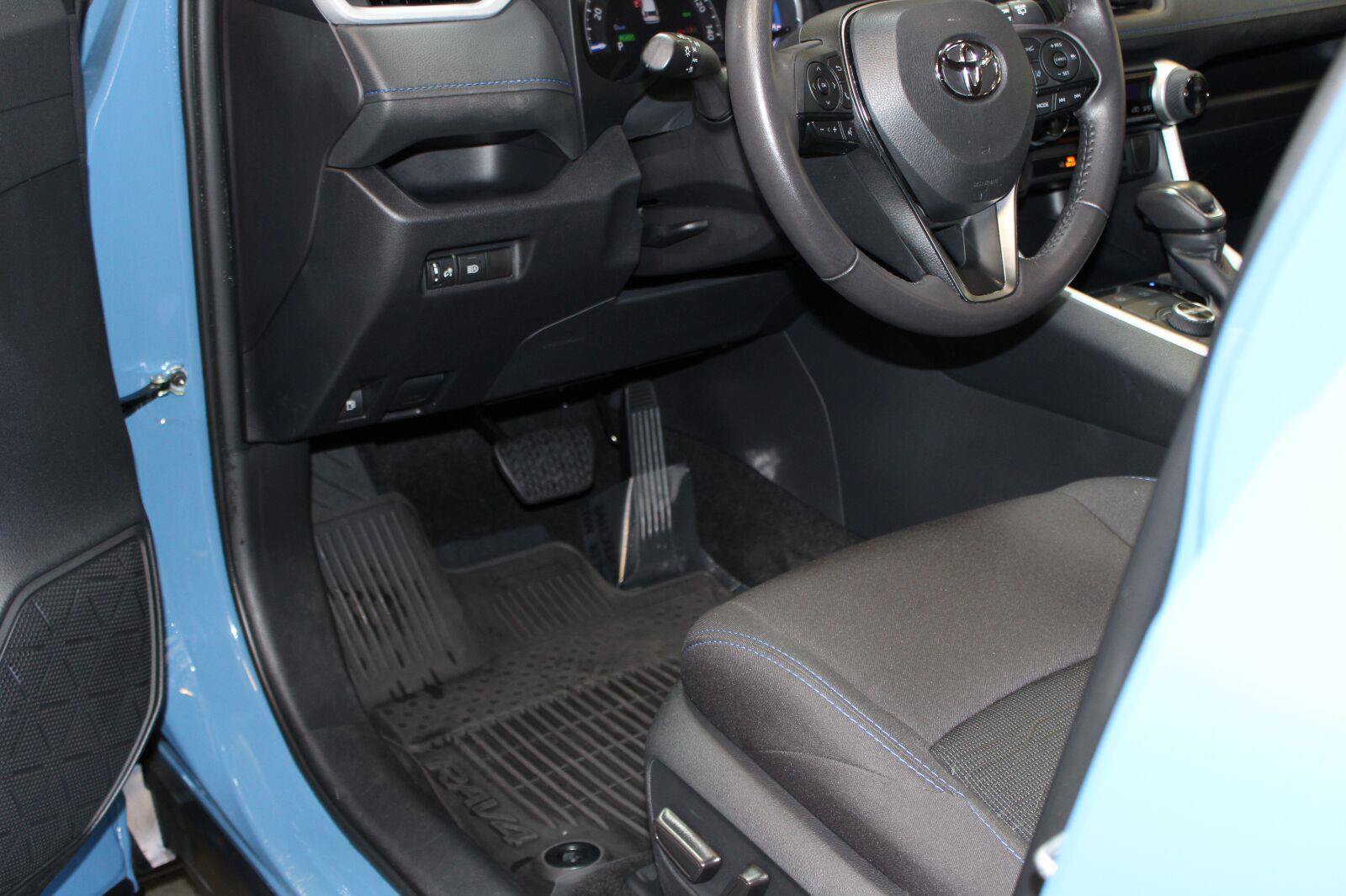 Used 2025 Toyota RAV4 SE AWD/4WD image 45