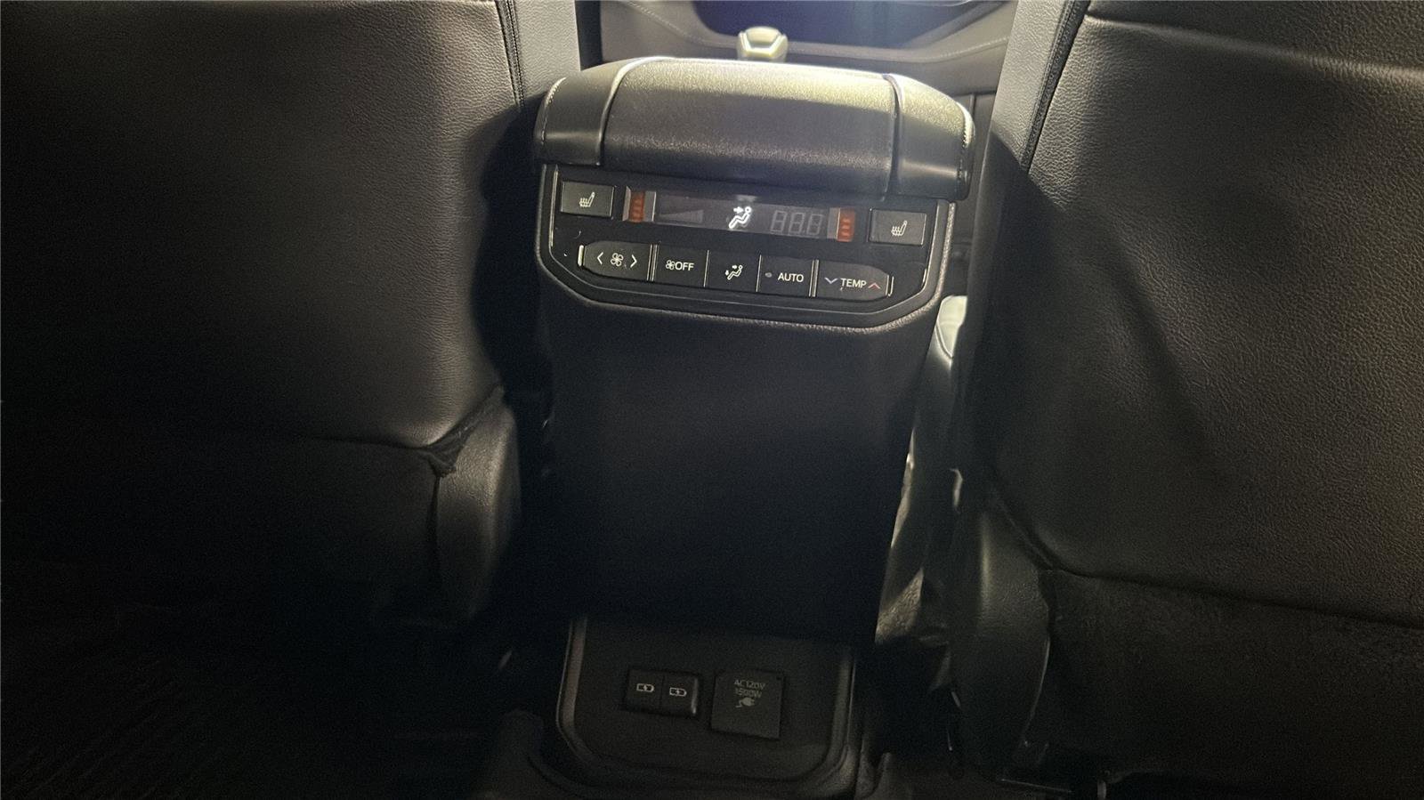 New 2026 Toyota Highlander Platinum image 21