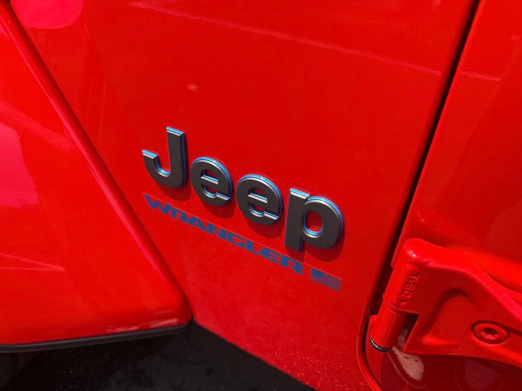 Used 2025 Jeep Wrangler Unlimited Sahara w/ Safety Group AWD/4WD image 15