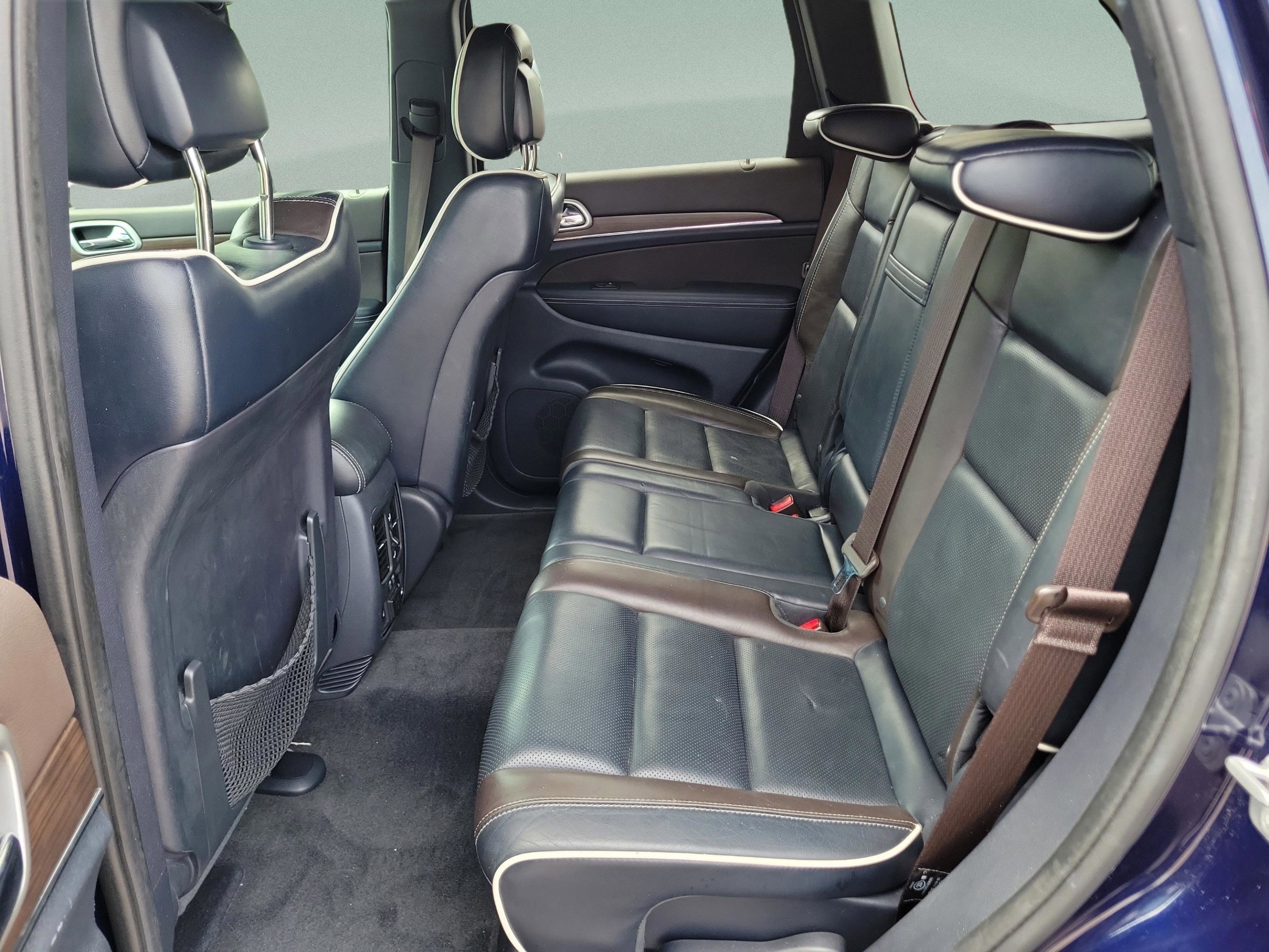 Used 2014 Jeep Grand Cherokee Overland w/ Advanced Technology Group RWD image 9