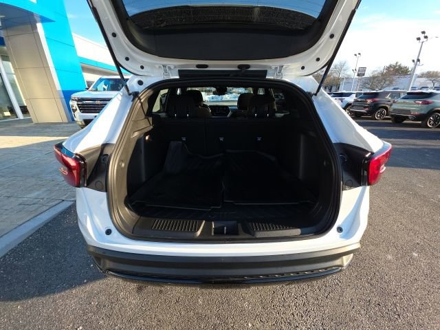 Used 2024 Chevrolet Trax RS image 25