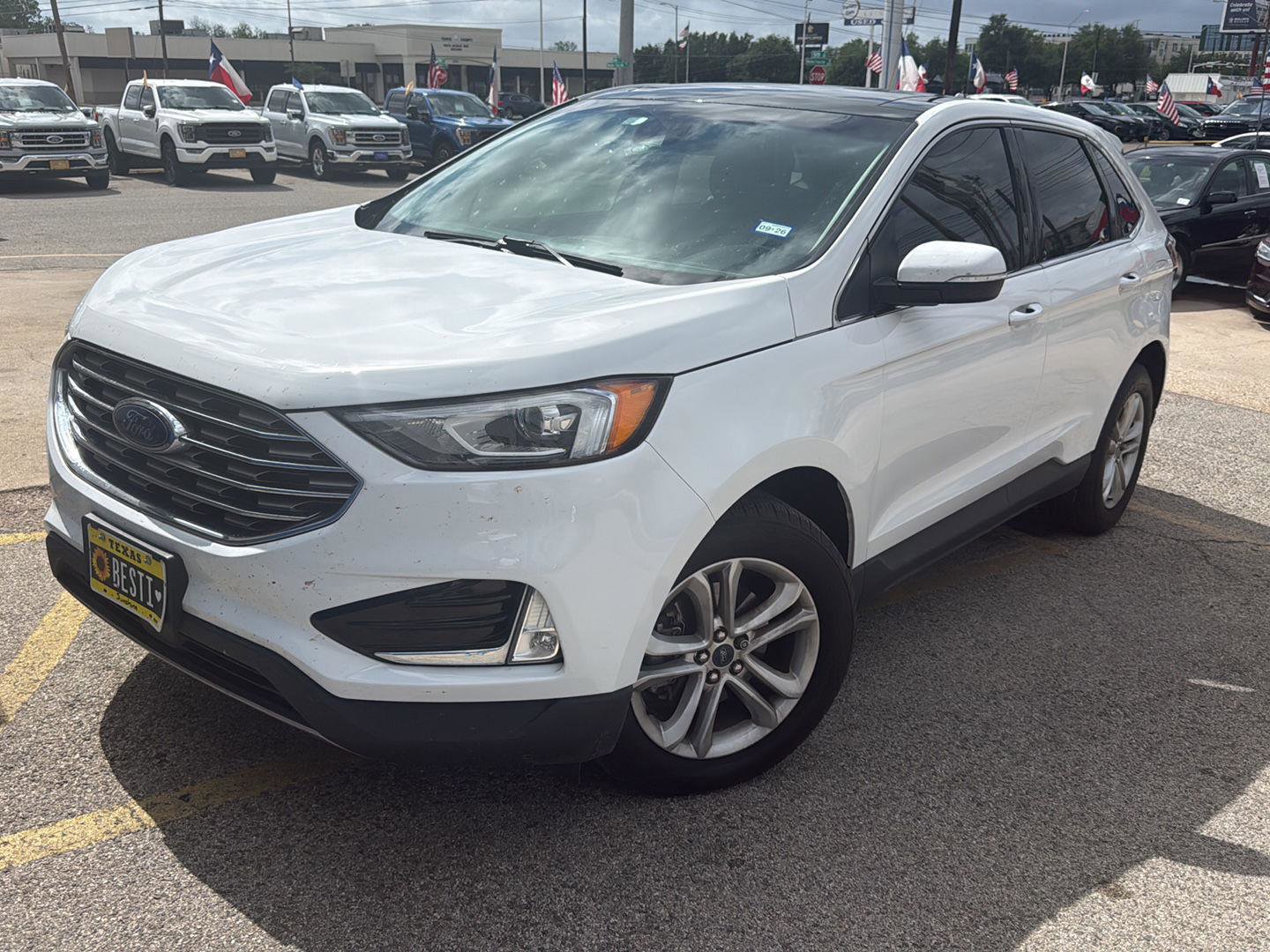 Used 2019 Ford Edge SEL w/ Equipment Group 201A image 2