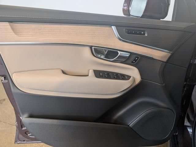 New 2026 Volvo XC90 B5 Core AWD/4WD image 8