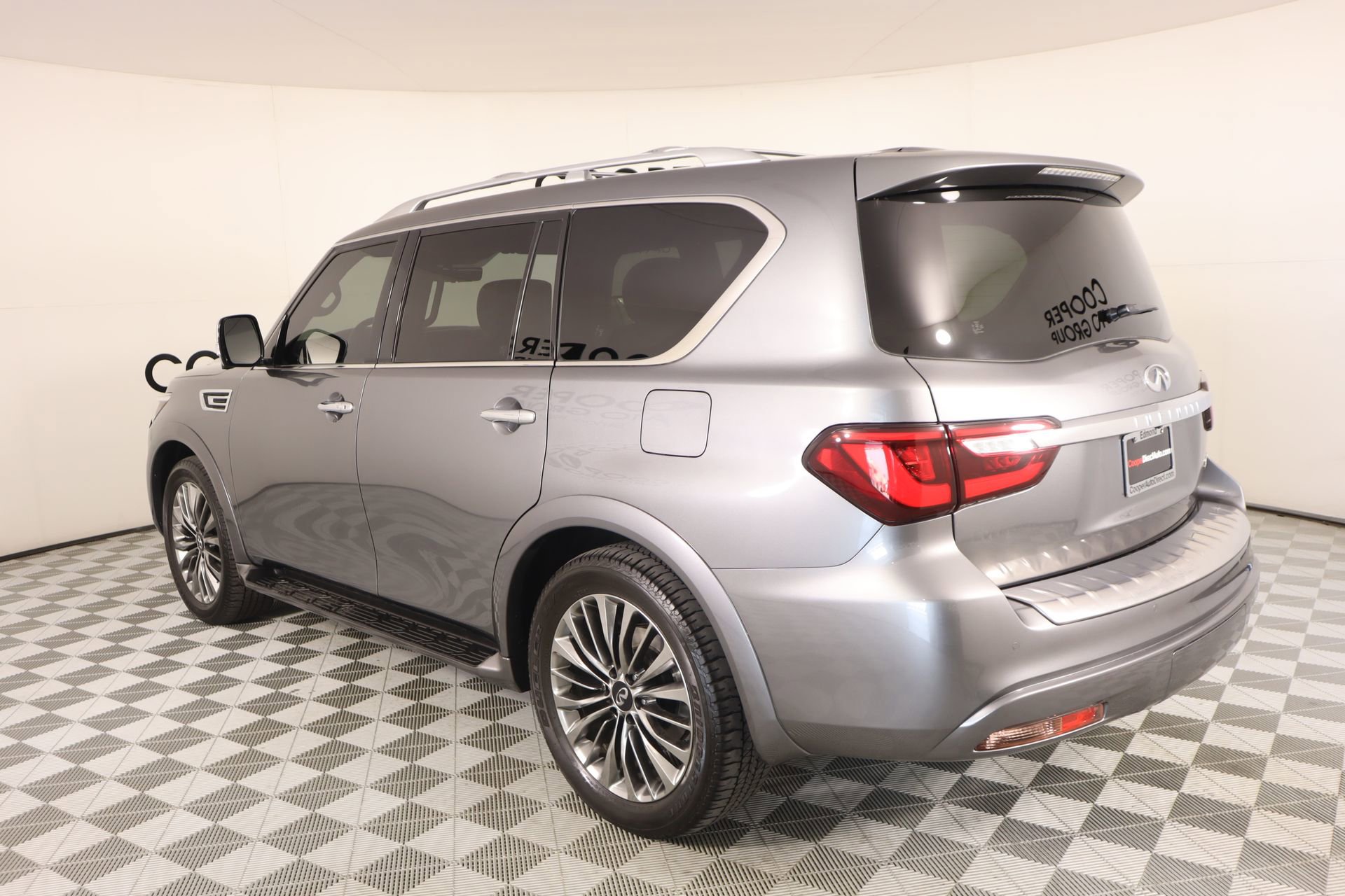 Used 2021 INFINITI QX80 Sensory w/ All-Season Package image 26